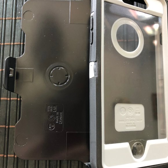 OTTERBOX-DEFENDER RUGGED PROTECTION FOR IPHONE 7=8 - Picture 5 of 5